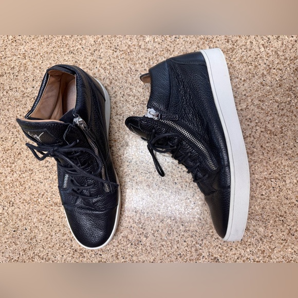 Giuseppe Zanotti Black Leather High Top Sneakers with Modern Elegance